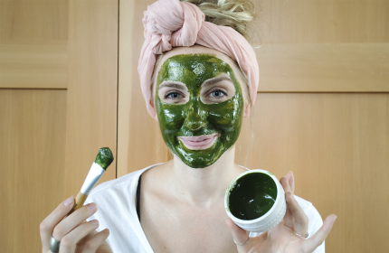 Làm đẹp hiệu quả an toàn với cách làm mặt nạ trà xanh tại nhà